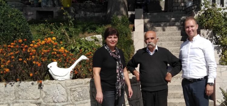 Predstavnici gradskih knjižnica s područja ŽZH posjetili kipara Ljubu Mihalja