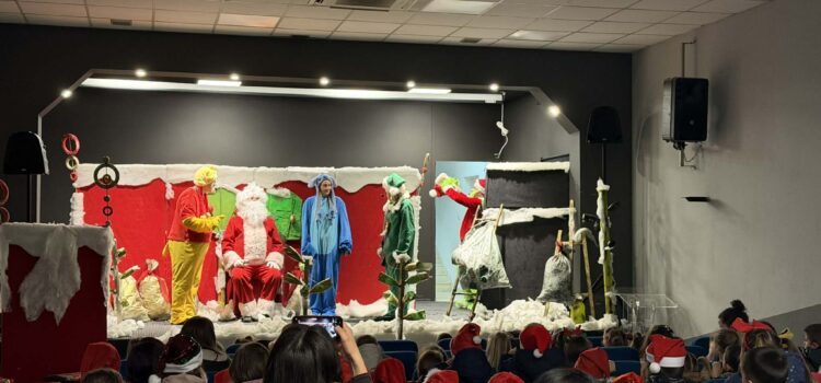 Održana božićna dječja predstava ,,Uzbuna u snježnoj šumi”